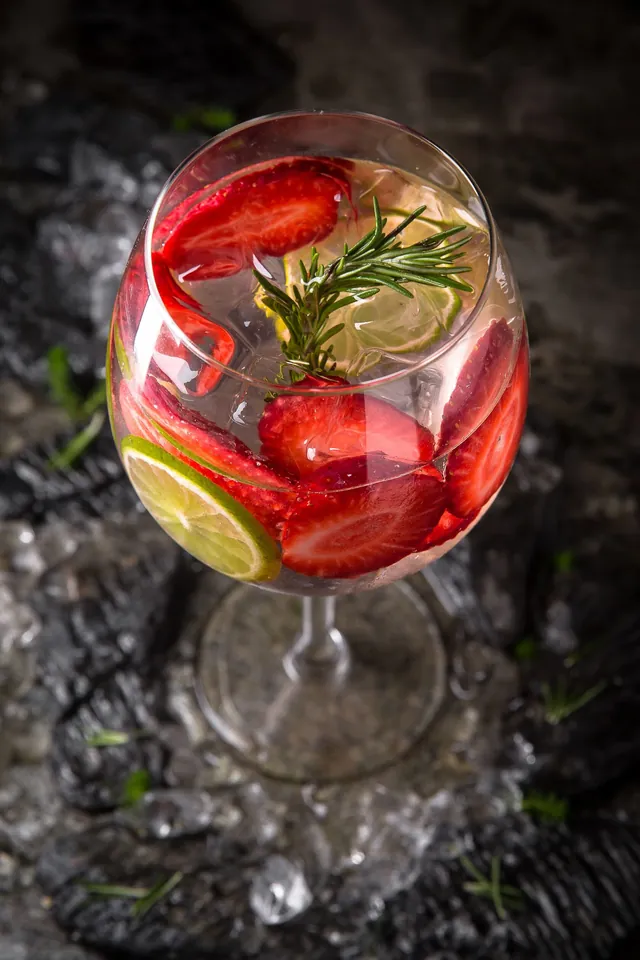 Strawberry Gin-Tonik
